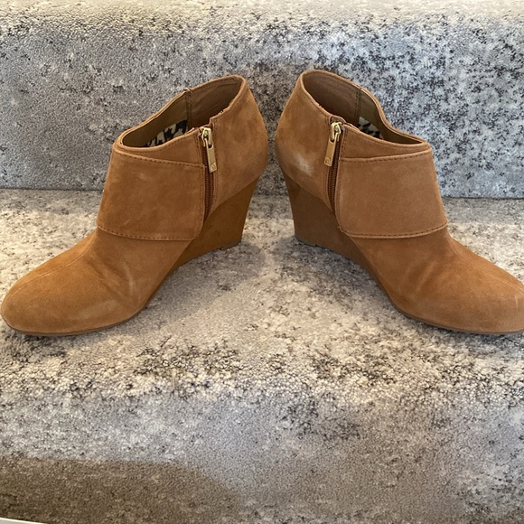 Anne Klein zippered booties - Picture 3 of 7